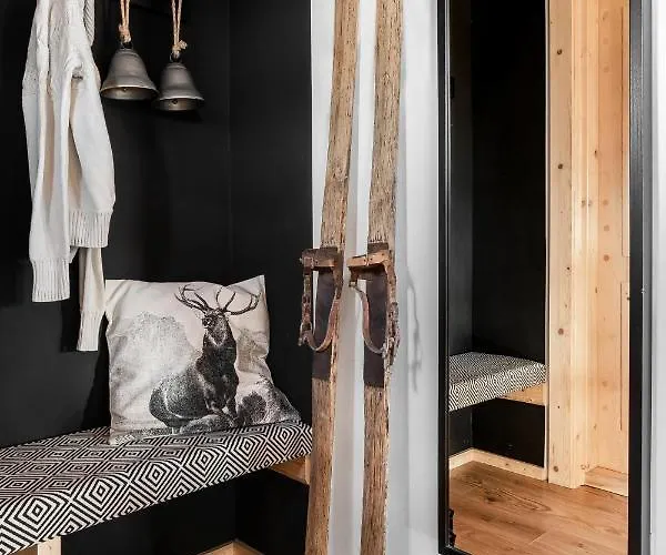 Alpstuga Wierszyki Shelters *